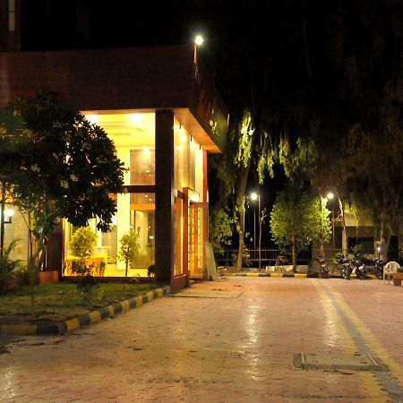 Hotel Malhar Palace Shirdi Dış mekan fotoğraf