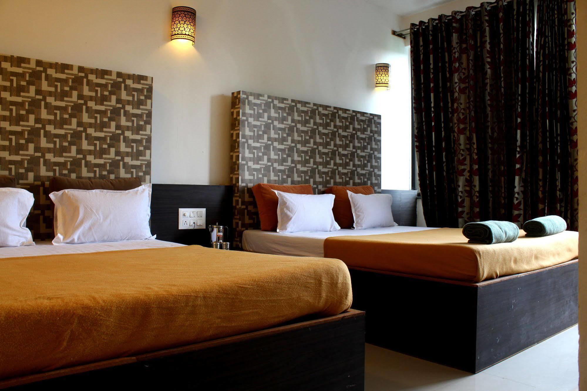 Hotel Malhar Palace Shirdi Dış mekan fotoğraf