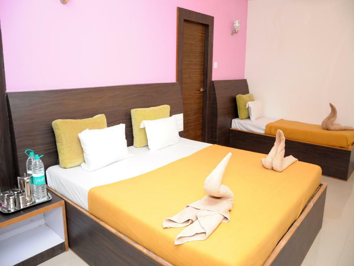 Hotel Malhar Palace Shirdi Dış mekan fotoğraf