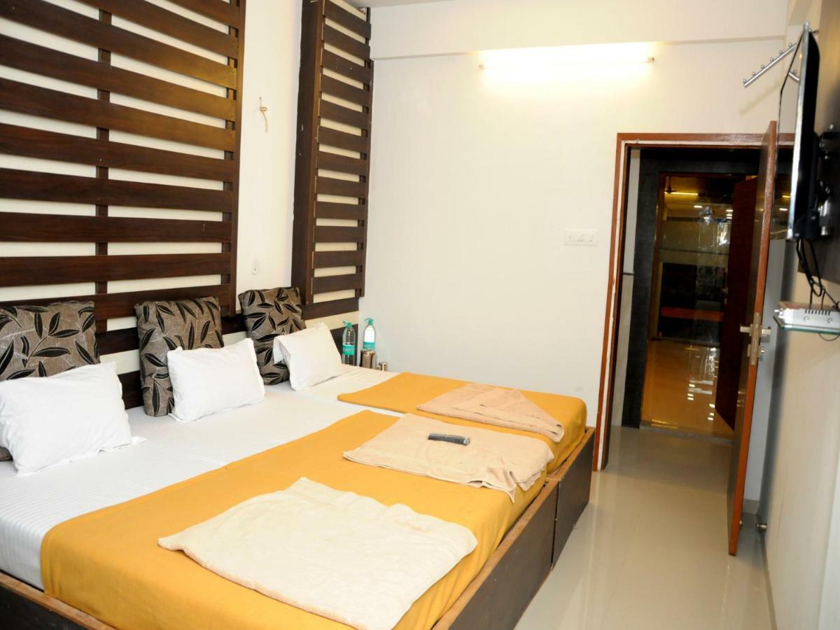Hotel Malhar Palace Shirdi Dış mekan fotoğraf